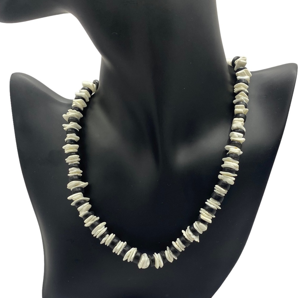 5/$25 Black & White Beaded Single Strand Necklace